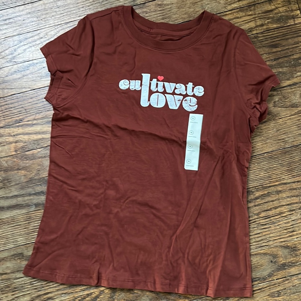 Universal Thread Goods Tee NWT
